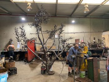 our-community-tree-martin-jaine-sculptures-lake-treeby-progress