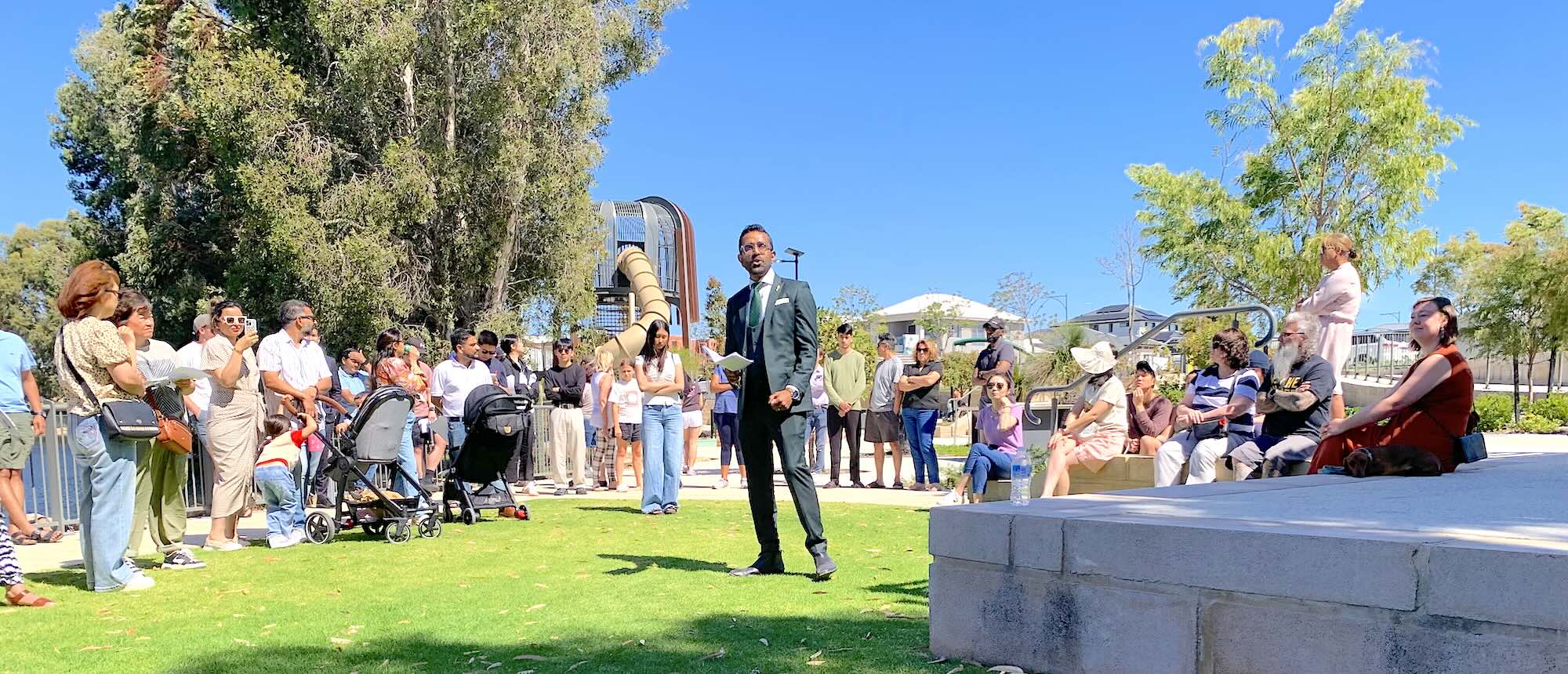 lake treeby land auction auctioneer prash nayar with group